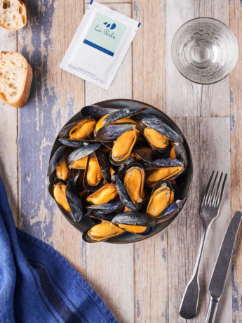 Moules de bouchot AOP de la baie du Mont St Michel, prêtes à Cuire