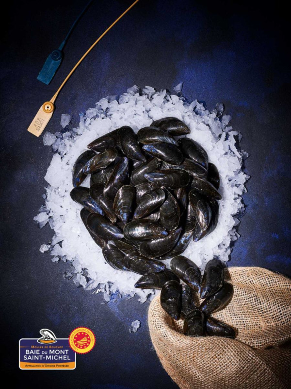 Moules de bouchot AOP de la baie du Mont St Michel, prêtes à Cuire