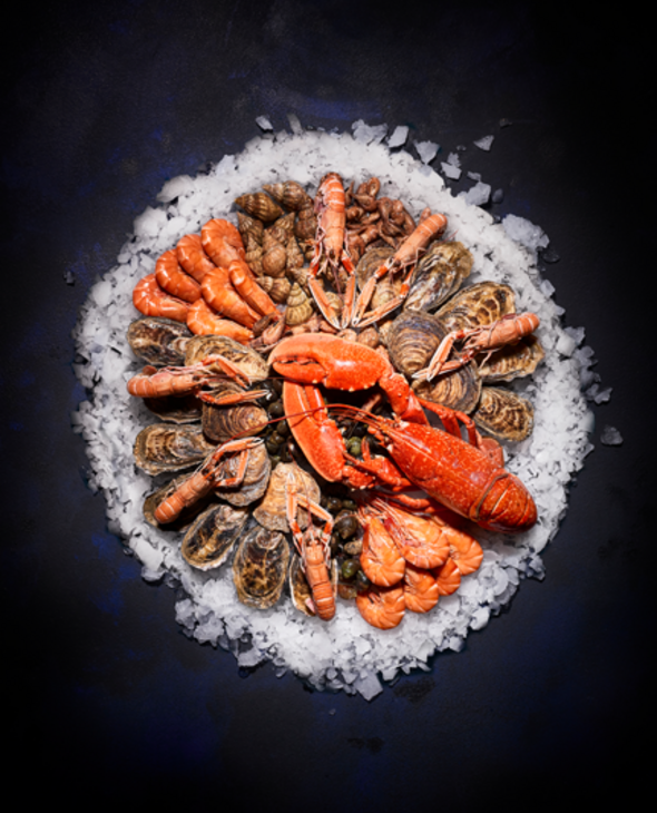 Plateau de la Saint Valentin avec homard